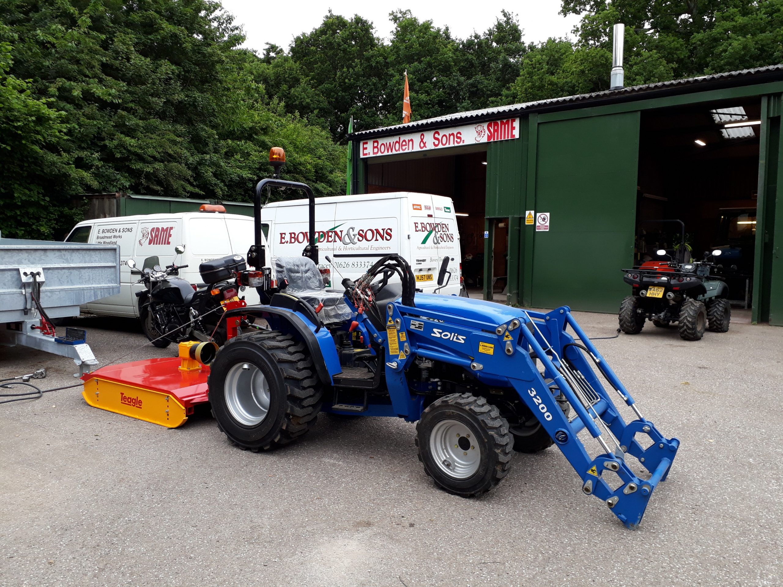 SOLIS 26hp compact tractor (with or without parallel loader) - Image 3